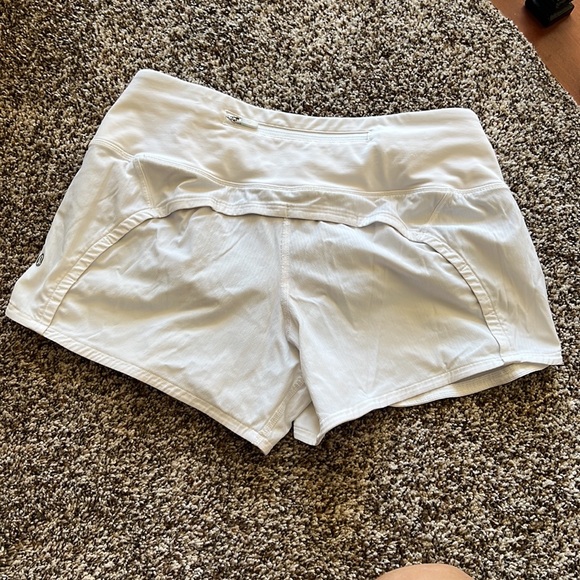 Lululemon white speed up shorts 4” Sz 4 - Picture 2 of 3